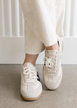Load image into Gallery viewer, Vintage Havana Nadia Soft Taupe Sneakers
