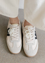 Load image into Gallery viewer, Vintage Havana Nadia Soft Taupe Sneakers
