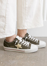 Load image into Gallery viewer, Vintage Havana Alive Sneaker - Olive Suede
