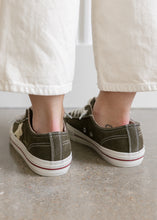 Load image into Gallery viewer, Vintage Havana Alive Sneaker - Olive Suede
