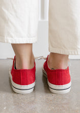 Load image into Gallery viewer, Vintage Havana Alive Sneaker - Red Suede
