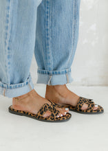 Load image into Gallery viewer, Everlee Leopard Print Sandals
