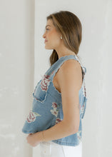 Load image into Gallery viewer, Scalloped Sleeveless Tank Top - Denim Floral
