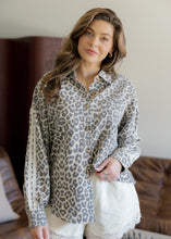 Load image into Gallery viewer, Jacquie Leopard Print Shirt Jacket
