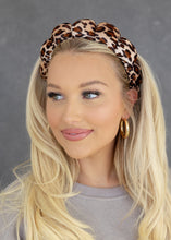 Load image into Gallery viewer, Leopard Print Scalloped Spa Headband

