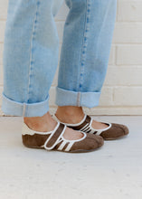 Load image into Gallery viewer, Peyton Retro Mary Jane Flats - Brown Suede
