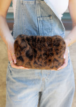 Load image into Gallery viewer, Chic Cosmetic Pouch - Leopard Luxe
