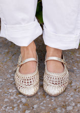 Load image into Gallery viewer, Susan Woven Ballet Flats - Champagne
