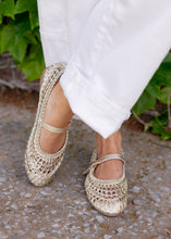 Load image into Gallery viewer, Susan Woven Ballet Flats - Champagne
