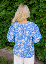 Load image into Gallery viewer, Odella Blue Floral Pleated Top
