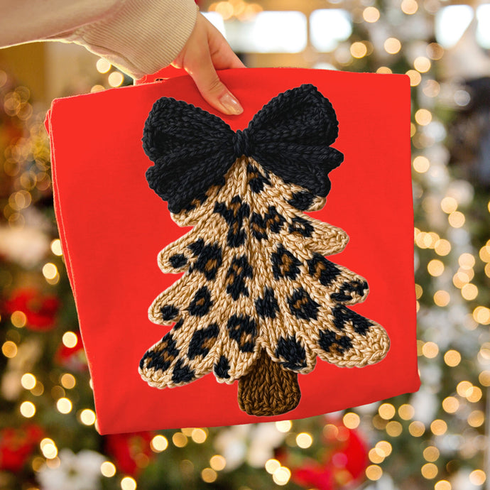 Faux Chunky Yarn Leopard Bow Tree Red Tee