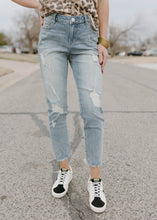Load image into Gallery viewer, Slink Maggie Ankle Straight Jeans
