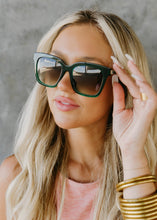 Load image into Gallery viewer, Diff Bella Deep Ivy Square Gradient Polarized Sunglasses
