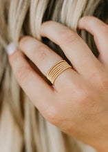 Load image into Gallery viewer, Dia Stainless Steel Spring RINGS - Gold Set

