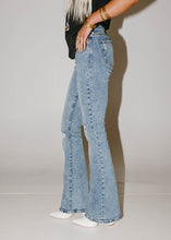 Load image into Gallery viewer, Dear John Rosa Fountain Flare Jeans
