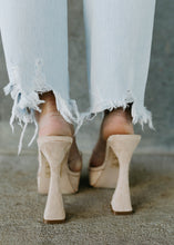 Load image into Gallery viewer, Avril Clear &amp; Nude Heels - vintageleopard
