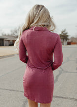 Load image into Gallery viewer, Plum Ruched Button Dress
