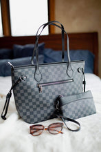 Load image into Gallery viewer, Cicily Cinch Black Check Tote &amp; Wristlet Set
