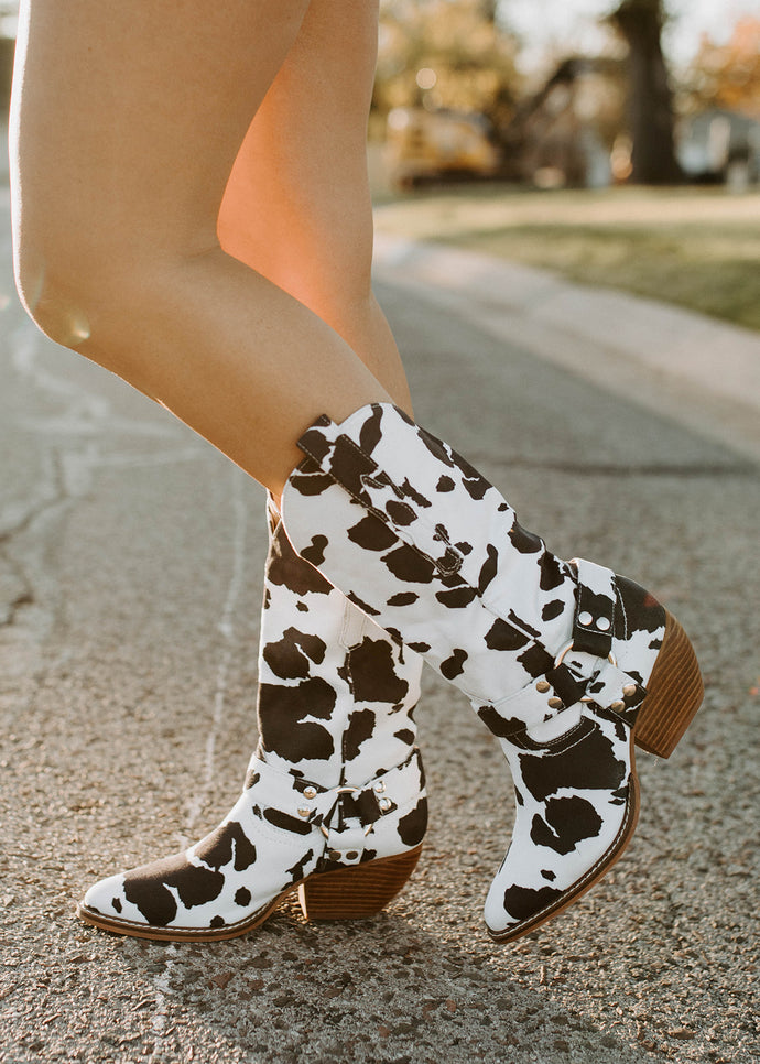 Evon Western Boots - Black & White Cow Print