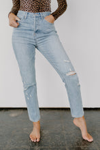 Load image into Gallery viewer, Blank Paige Distressed Boyfriend Jeans - vintageleopard
