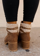 Load image into Gallery viewer, Very G Olivia Sherpa Tan Boot
