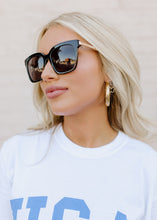 Load image into Gallery viewer, Diff Bella Black &amp; Gold Sunglasses
