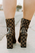 Load image into Gallery viewer, Victory Check Booties - Brown
