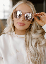 Load image into Gallery viewer, Diff x Jessie Rustique Beige Mirror Lens Sunglasses
