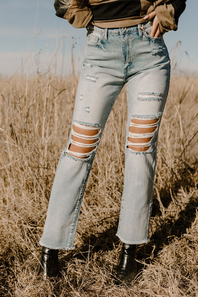 No Rules Distressed Light Mom Jeans