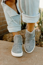 Load image into Gallery viewer, Very G Josie Ruched Grey Sneakers
