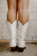 Load image into Gallery viewer, Evon Western Boots - Cream
