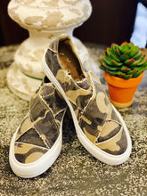 Load image into Gallery viewer, Very G Ivette Camo Slip On Sneaker
