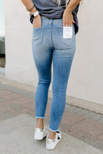 Load image into Gallery viewer, Open Highway Cello High Rise Frayed Jeans
