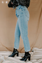 Load image into Gallery viewer, Malibu Cello High Rise Mom Jeans
