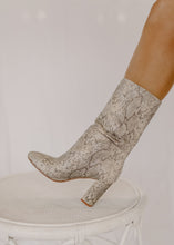 Load image into Gallery viewer, Keep Up Bianco Snake Print Leather Boot
