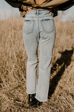 Load image into Gallery viewer, No Rules Distressed Light Mom Jeans
