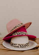 Load image into Gallery viewer, Sweet Honey Wool &amp; Leopard Band Hat
