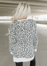 Load image into Gallery viewer, Mendy Leopard Sweatshirt
