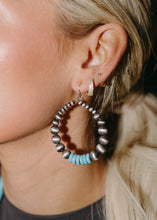 Load image into Gallery viewer, Fort Worth Navajo Pearl &amp; Turquoise Disc Earrings
